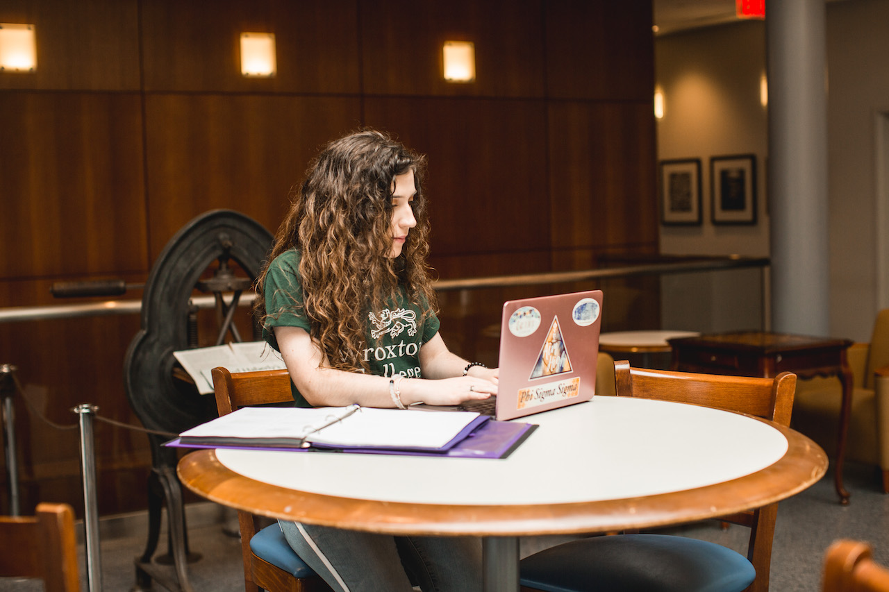 10 tips for succeeding in online classes from FDU students and alumni